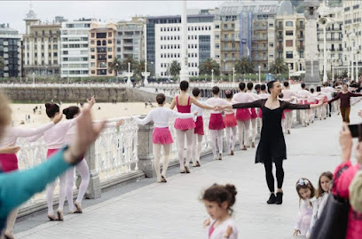 ¡Baila con pasión en la Academia Ana Lamsfus!