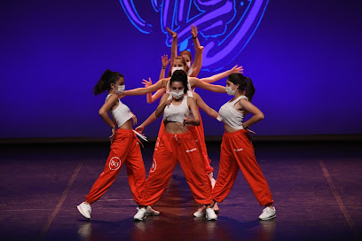 ¡Descubre el ritmo en nuestra academia de baile en Torrelodones!
