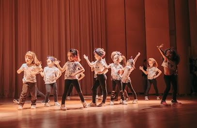 ¡Descubre el ritmo en Groovin Dance Studio Salamanca!