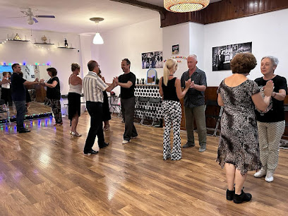 Aprende a bailar en Milonga Bohemia