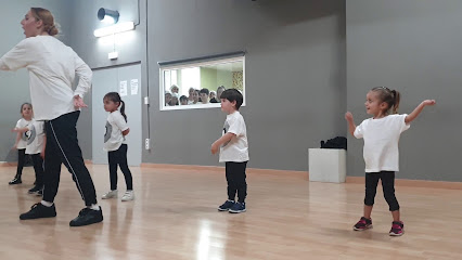 ¡Aprende a bailar en Sant Adrià con Musique Dansa!