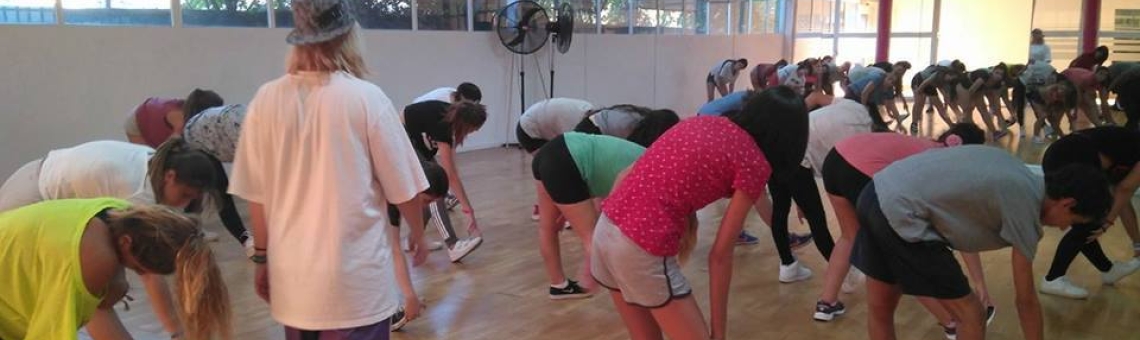 Escuela de baile Urban Black: ritmo y estilo en movimiento
