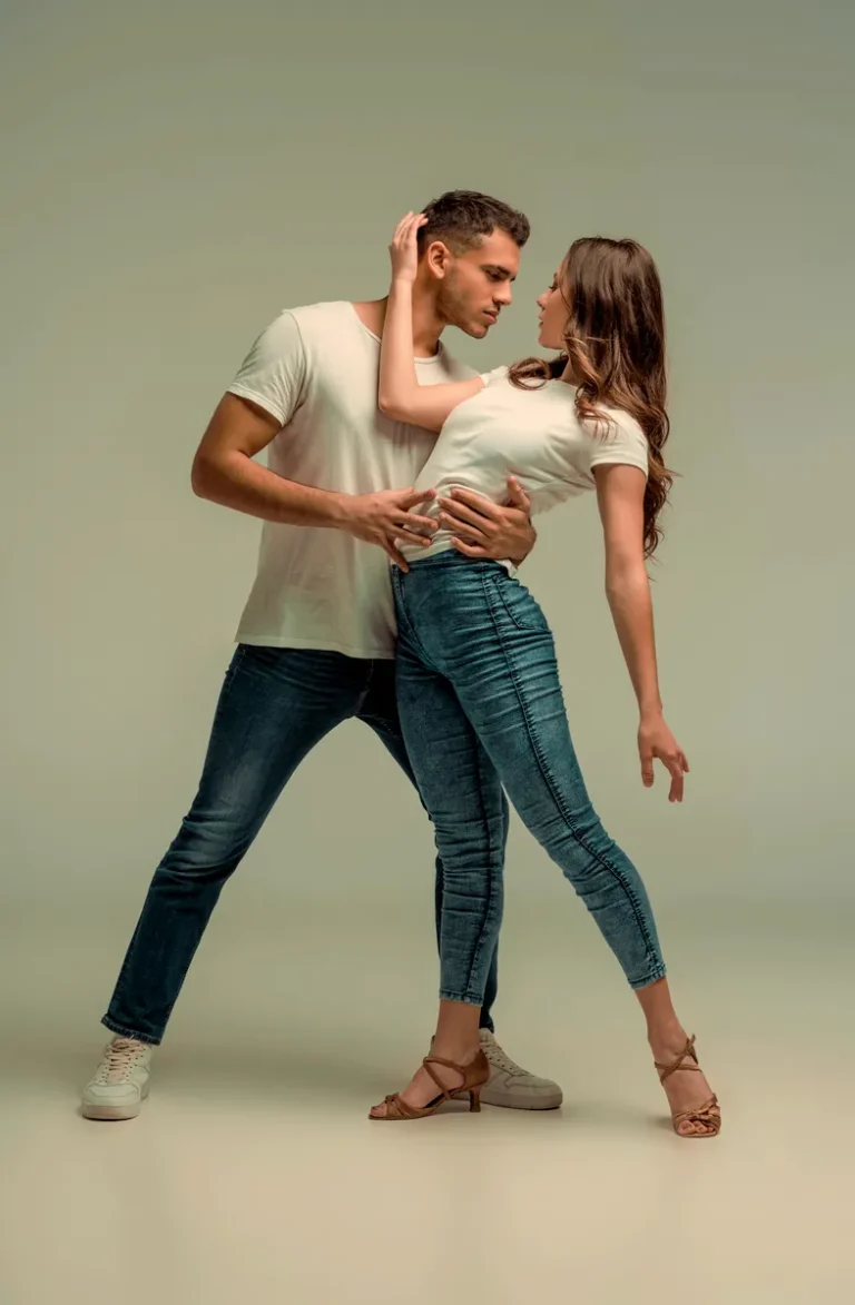 Imagen de Portada de Las 2 Mejores salas donde bailar Salsa y Bachata en Toledo