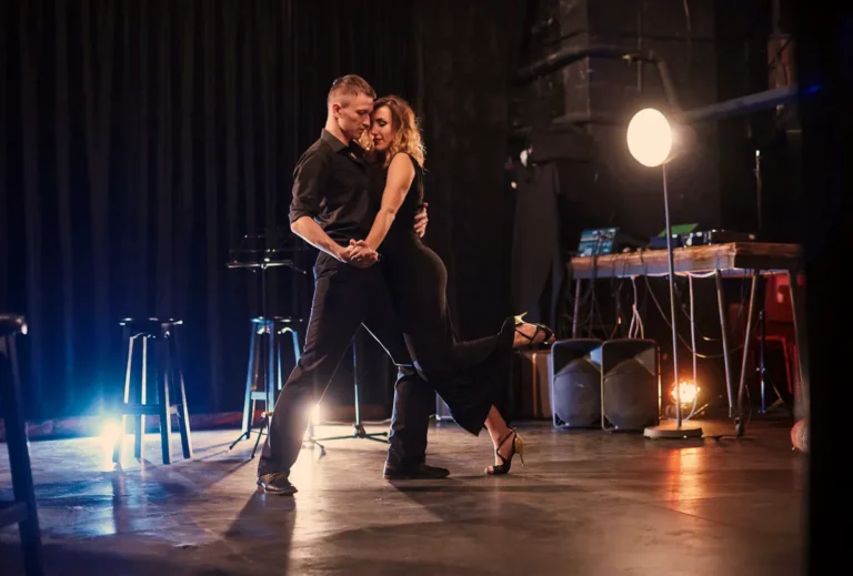 Imagen de Portada de Las 2 Mejores salas donde bailar Salsa y Bachata en Santa Cruz de Tenerife