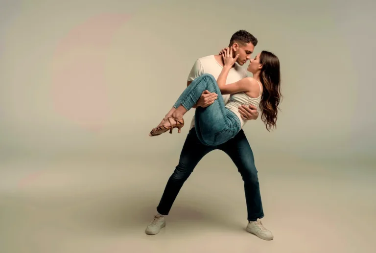 Imagen de Portada de Las 15+ Mejores salas donde bailar Salsa y Bachata en Valencia
