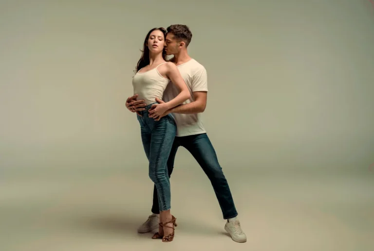 Imagen de Portada de Las 2 Mejores salas donde bailar Salsa y Bachata en Vizcaya
