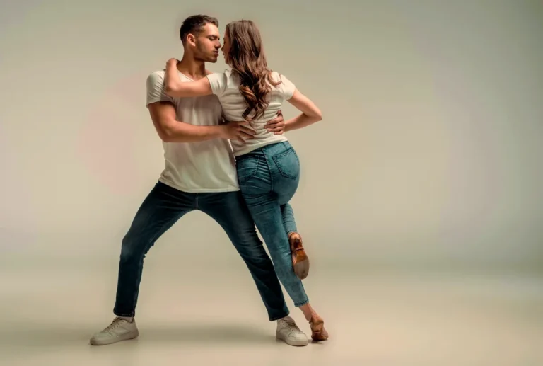 Imagen de Portada de Las 3 Mejores salas donde bailar Salsa y Bachata en Córdoba