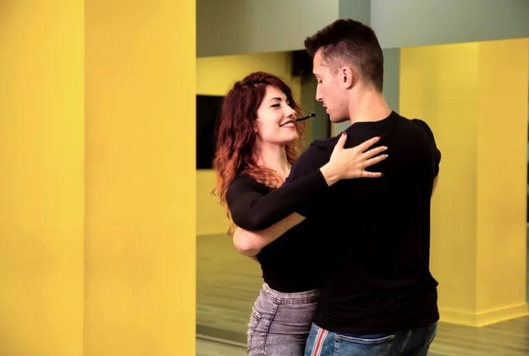 Imagen de Portada de Las 10+ Mejores Clases de Salsa y Bachata en Salamanca