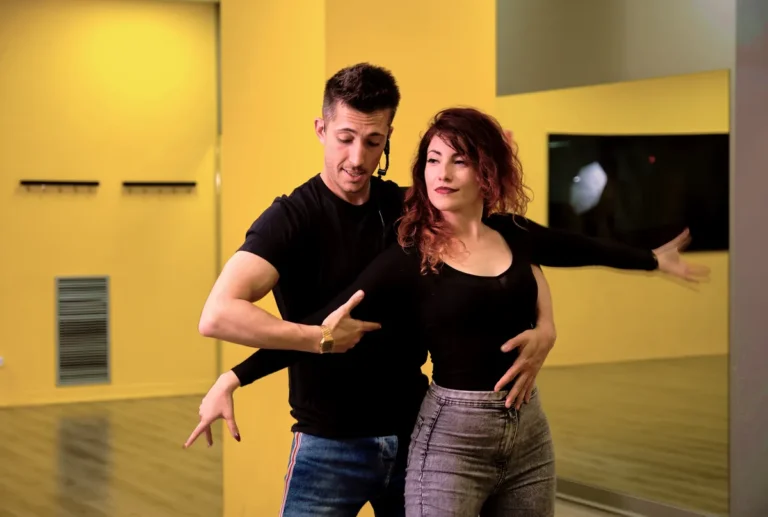 Imagen de Portada de Las 10+ Mejores Clases de Salsa y Bachata en Girona