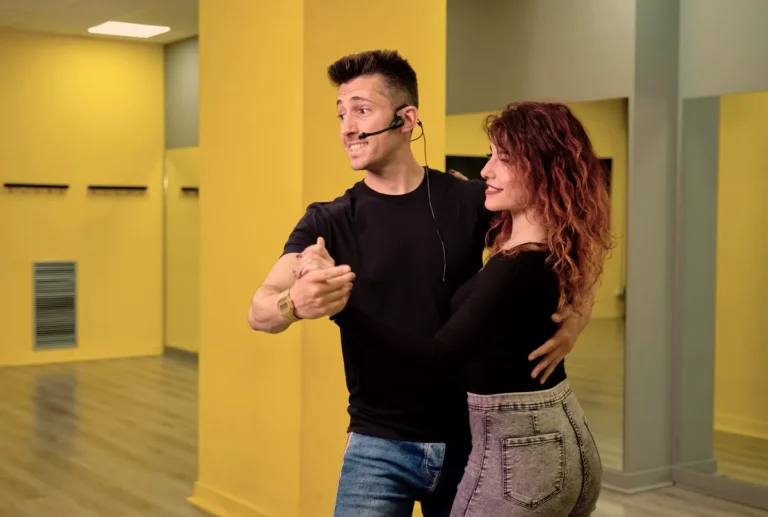 Imagen de Portada de Las 40+ Mejores Clases de Salsa y Bachata en Granada
