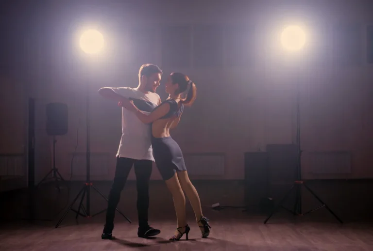 Imagen de Portada de Las 50+ Mejores Clases de Salsa y Bachata en Sevilla