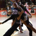 ¡Siente la pasión por el baile en Academia Guitart Cuenca!
